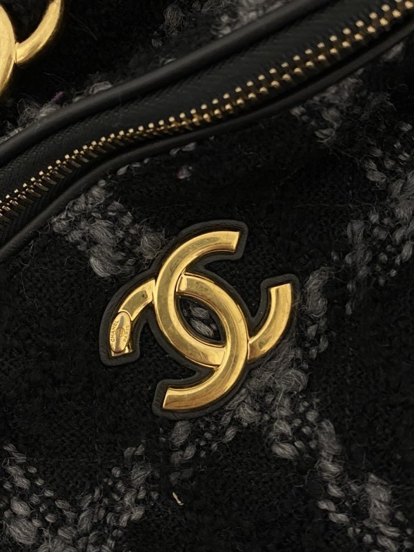 Chanel Maxi Hobo Bag Black For Women 17.6in/45cm AS3632