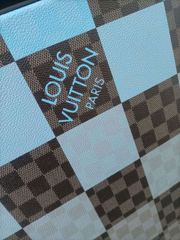 Louis Vuitton Horizon 55 Caro Blue Women’s Luggage 21.7in/55cm