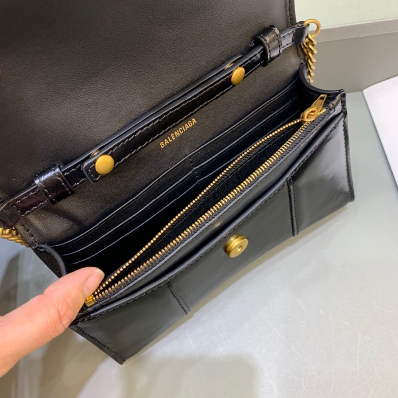 Balenciaga Hourglass Wallet On Chain in Black, For Women, Women’s Bags 7.6in/19cm 6560501QJ4M1000