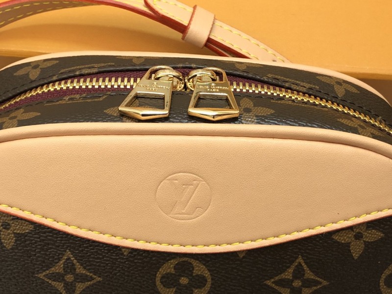 Louis Vuitton Deauville Mini Monogram Canvas By Nicolas Ghesquiere For Women, Women’s Handbags, Shoulder And Crossbody Bags 8.3in/22cm LV M45528