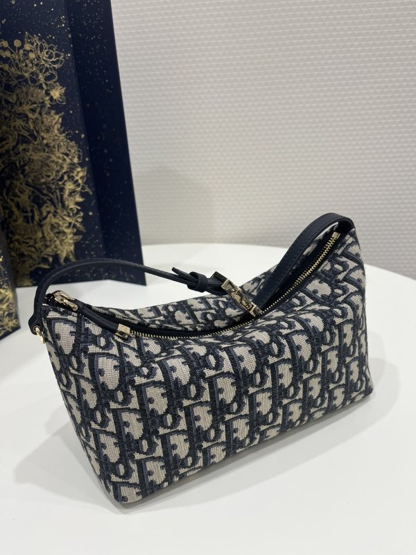 Dior Medium Diortravel Nomad Pouch Blue For Women 8.5in/ 22cm S5554OTZQ_M928