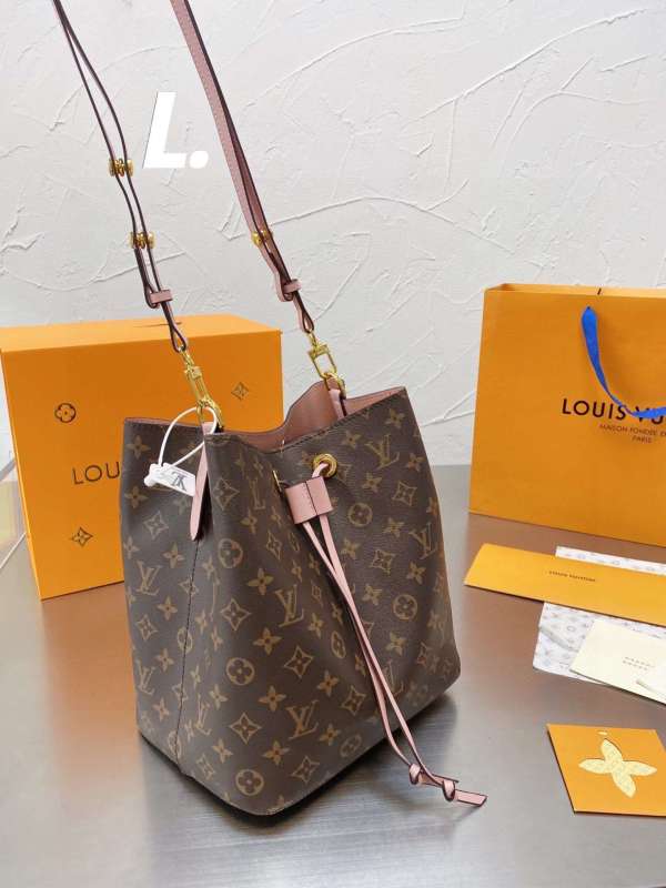 Louis Vuitton NeoNoe MM Brown For Women 26cm / 10.2in M44022