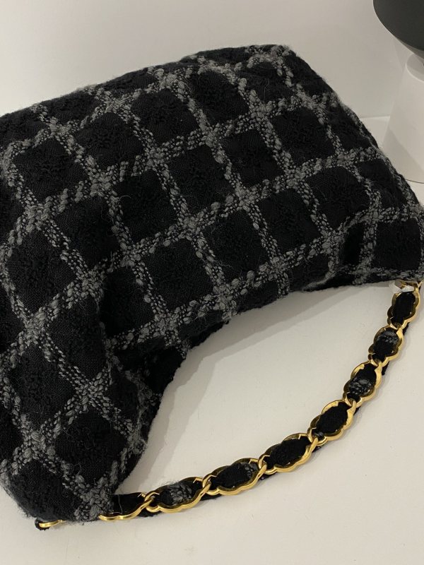 Chanel Maxi Hobo Bag Black For Women 17.6in/45cm AS3632