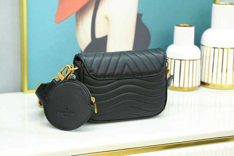 Louis Vuitton New Wave Multi Pochette Bag Black For Women 19cm / 7.5in M56461