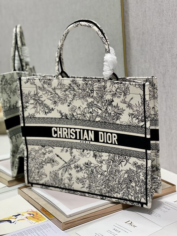 Christian Dior Large Dior Book Tote de Jouy Flowers Embroidery, Black/Beige, For Women Women’s Handbags, Shoulder Bags, 42cm CD M1286ZTQW_M808