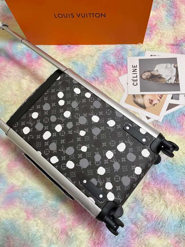 Louis Vuitton Horizon 55 Polka Dot Grey Women’s Luggage 21.7in/55cm