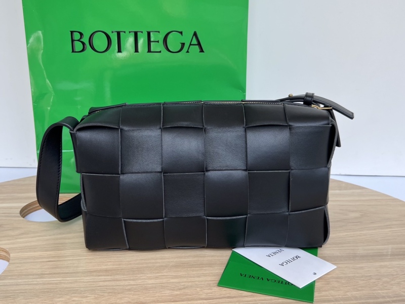 Bottega Veneta Brick Cassette Black, For Women, Women’s Bags 11in/28cm