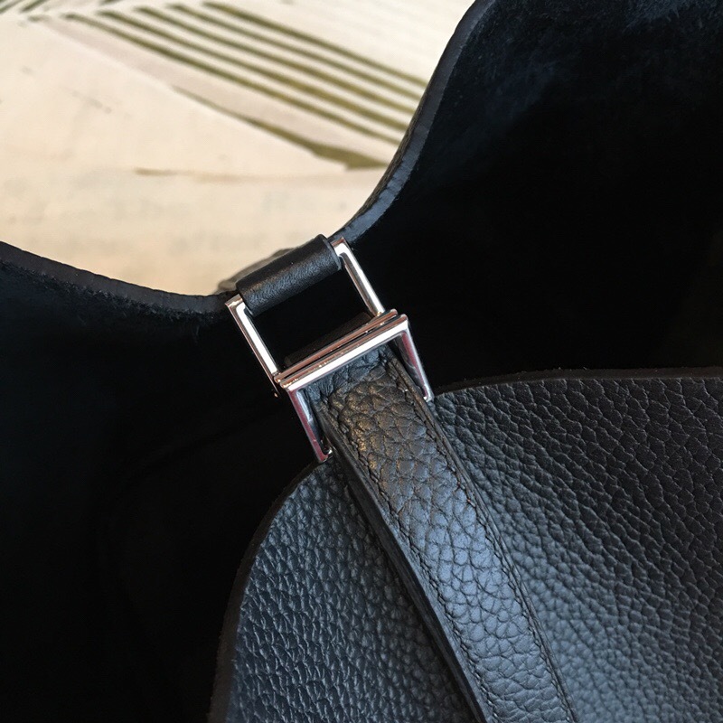 Hermes Picotin Lock 18 Black Clemence Palladium Hardware For Women 7.5in/19cm