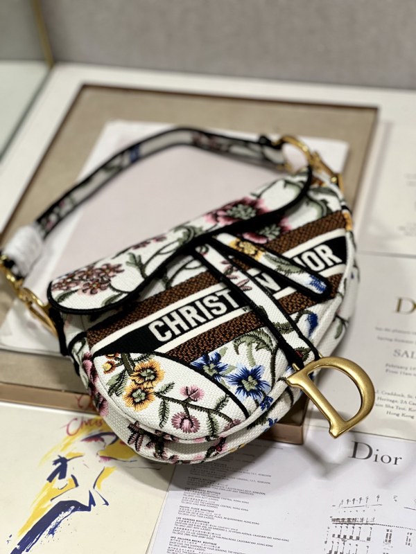 Christian Dior Saddle Bag White For Women 10in/25.5 cm M0446CEAU_M933