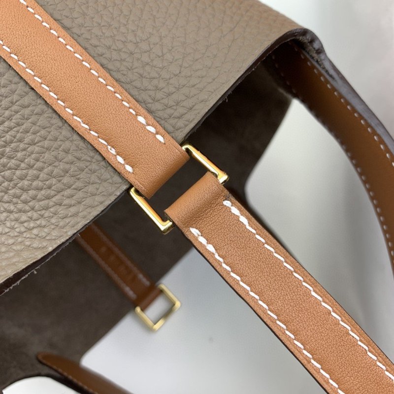 Hermes Picotin Lock 18 Bag Etoupe/Brown With Gold-Toned Hardware For Women, Women’s Handbags 7.1in/18cm
