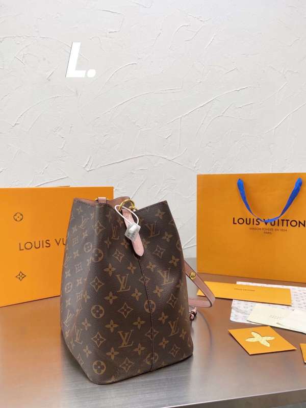Louis Vuitton NeoNoe MM Brown For Women 26cm / 10.2in M44022