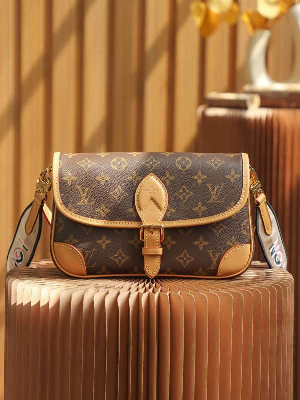 [True-to-ORIGINAL] Louis Vuitton Diane Satchel Brown For Women 24cm / 9.4in M45985