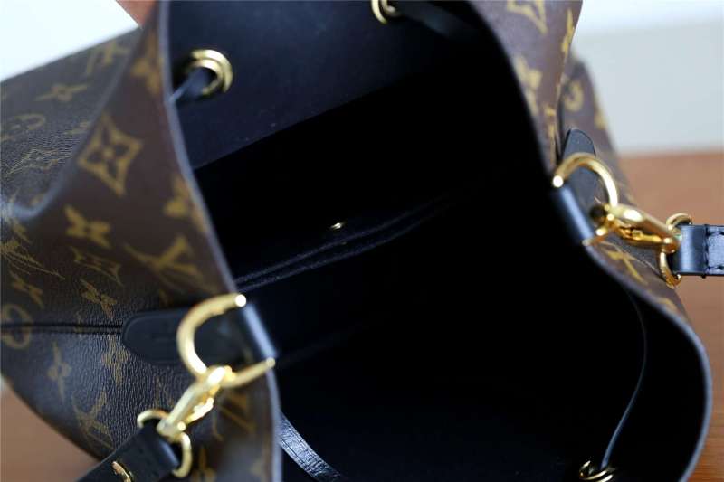 Louis Vuitton NeoNoe MM Bucket Bag Brown For Women 10.2in/26cm LV M44020