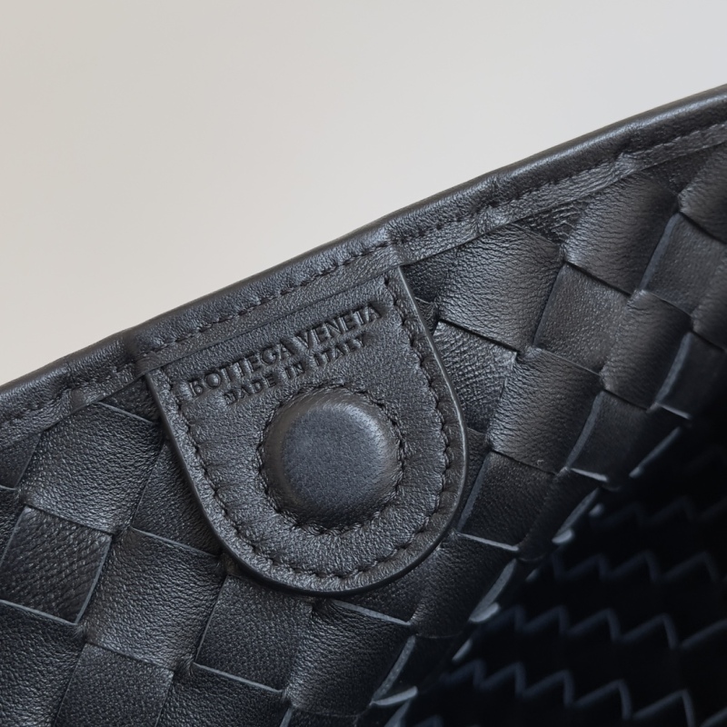 Bottega Veneta Sardine Black/Green For Women‎ 13in/33cm 716082VCPP11019