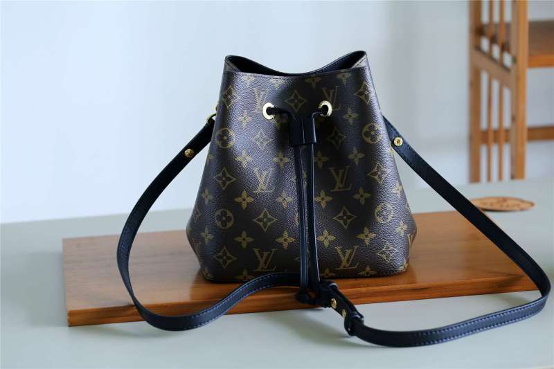 Louis Vuitton NeoNoe MM Bucket Bag Brown For Women 10.2in/26cm LV M44020
