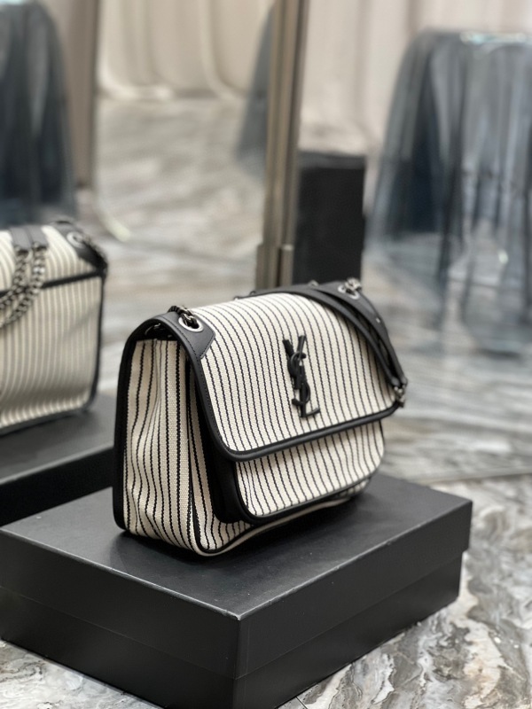 Saint Laurent Niki Medium Bag White For Women‎ 11in/28cm 633150.FAACF-9583