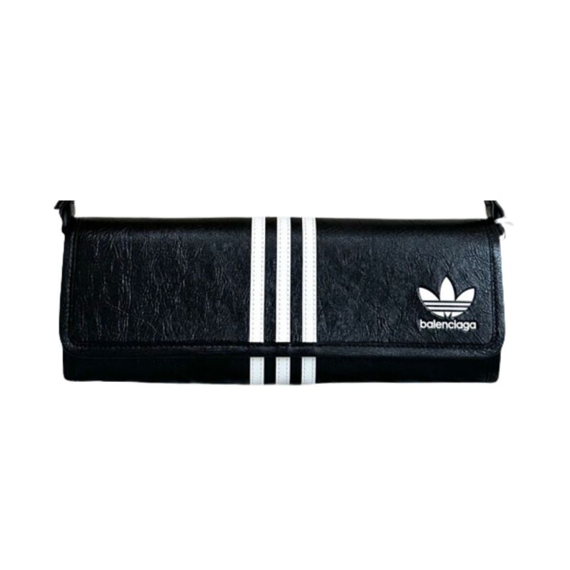 Balenciaga Wallet On Strap Black For Women‎ 12.6in/32cm 721932210M81091