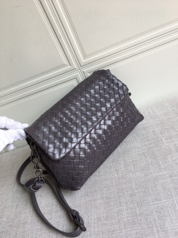 Bottega Veneta Classic Intrecciato Dark Brown, For Women, Women’s Bags 8.9in/22.5cm