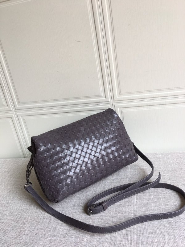 Bottega Veneta Classic Intrecciato Dark Brown, For Women, Women’s Bags 8.9in/22.5cm