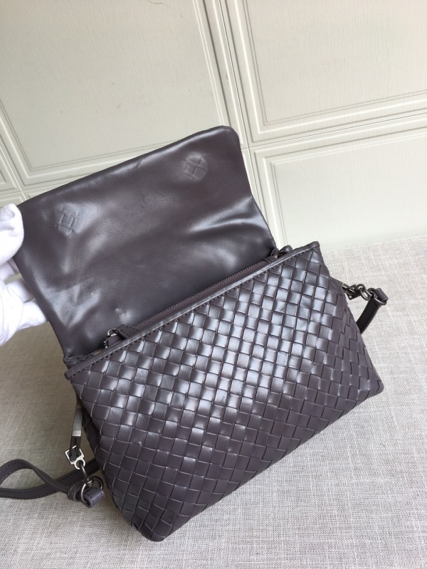 Bottega Veneta Classic Intrecciato Dark Brown, For Women, Women’s Bags 8.9in/22.5cm