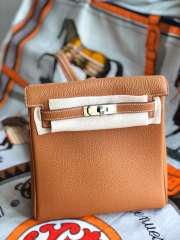Brown，