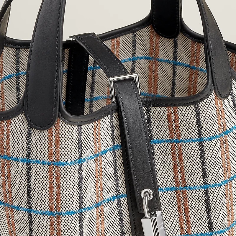 Hermès  Picotin Lock 18 Handbag