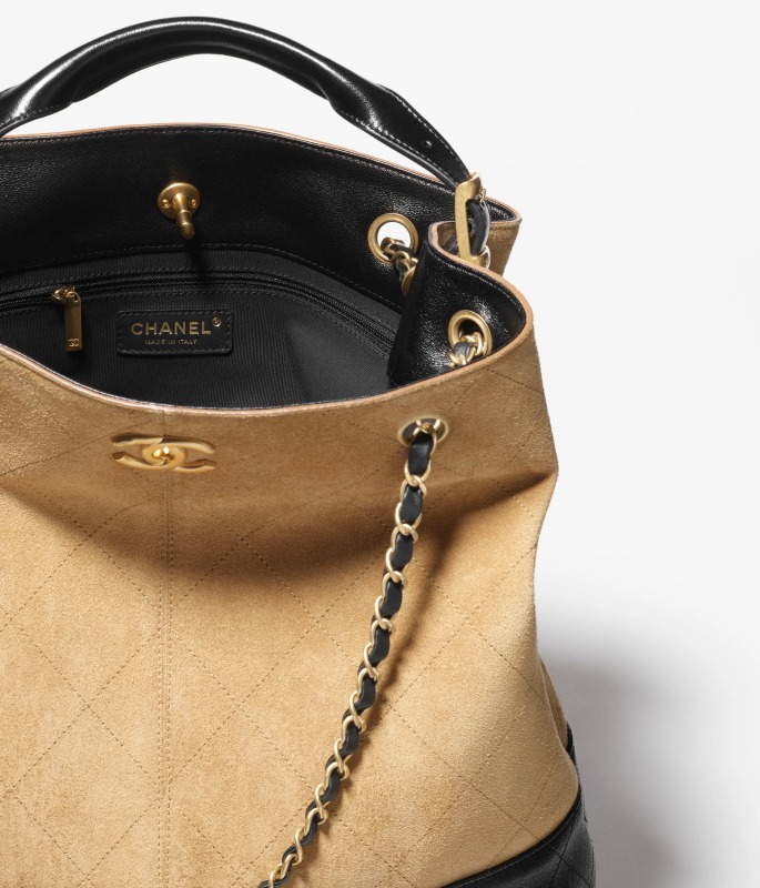 Chanel 2024/25 Métiers d’art Shopping Bag