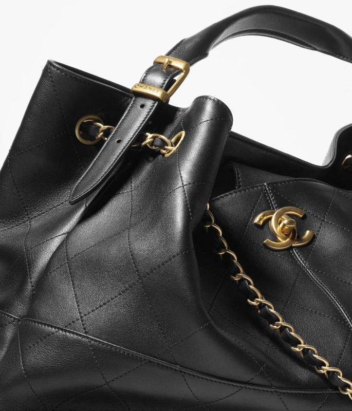 Chanel 2024/25 Métiers d’art Shopping Bag