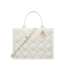 Latte Macrocannage Calfskin
