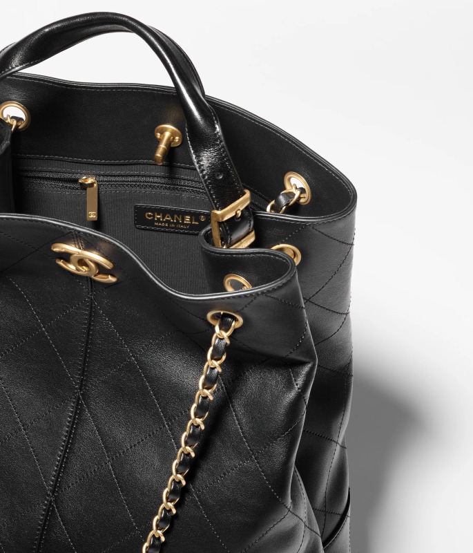 Chanel 2024/25 Métiers d’art Shopping Bag