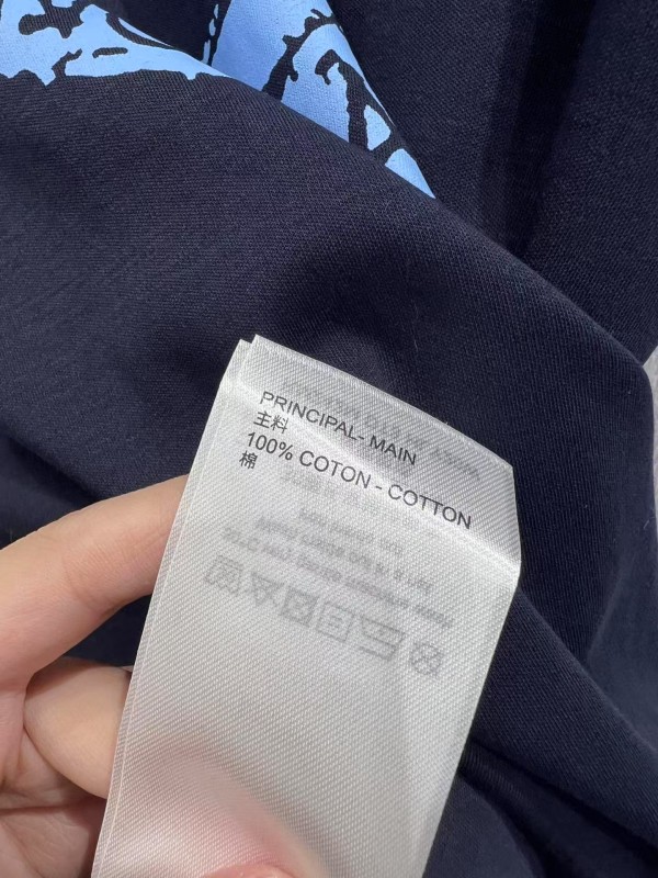 LOUIS VUITTON ルイヴィトン Tシャツ ウィズ LV クレスト 1AI469 スーパーコピー