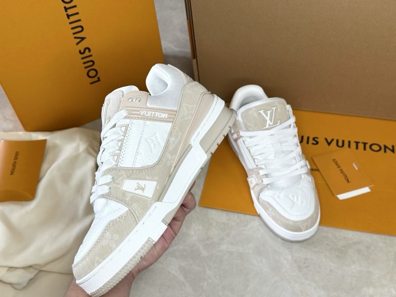 LOUIS VUITTON ルイヴィトン LV トレイナー スニーカー 1AIKO4 スーパーコピー
