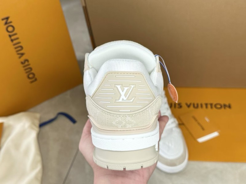 LOUIS VUITTON ルイヴィトン LV トレイナー スニーカー 1AIKO4 スーパーコピー