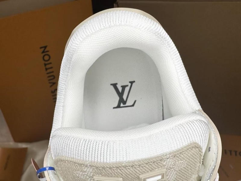 LOUIS VUITTON ルイヴィトン LV トレイナー スニーカー 1AIKO4 スーパーコピー