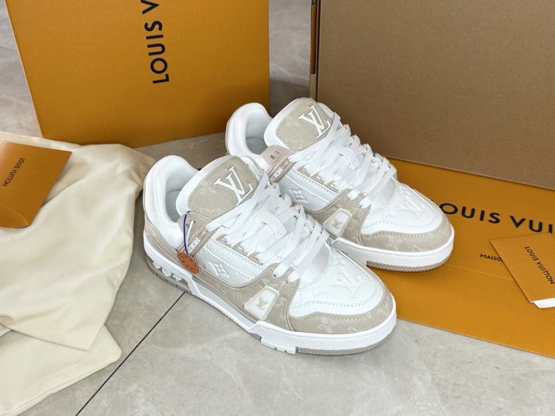 LOUIS VUITTON ルイヴィトン LV トレイナー スニーカー 1AIKO4 スーパーコピー