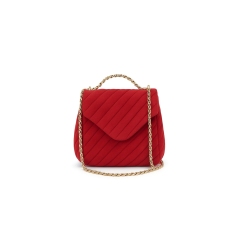 Zamszowa mini torebka: pikowana torba, torba na ramię z łańcuszkiem