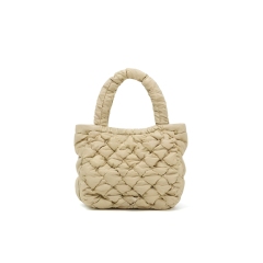 Bolso de nube acolchado de nailon: un elegante bolso acolchado para mujer