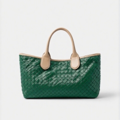 حقيبة كبيرة من الجلد النباتي المنسوج مع سحاب للإغلاق: شعار مخصص