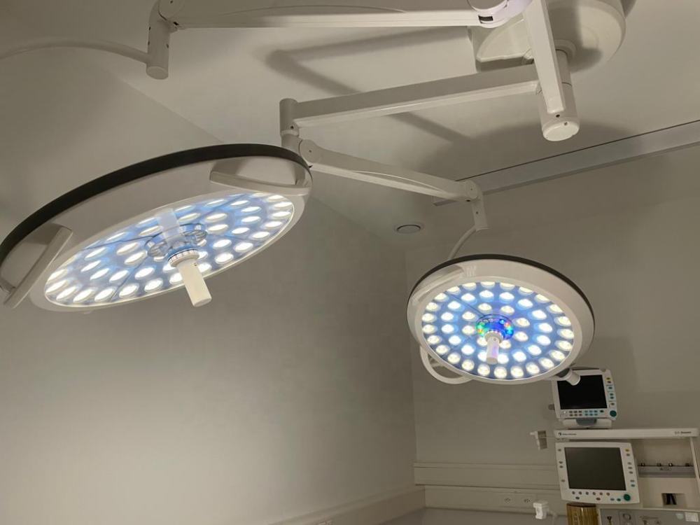 Medical LED surgical light with camera