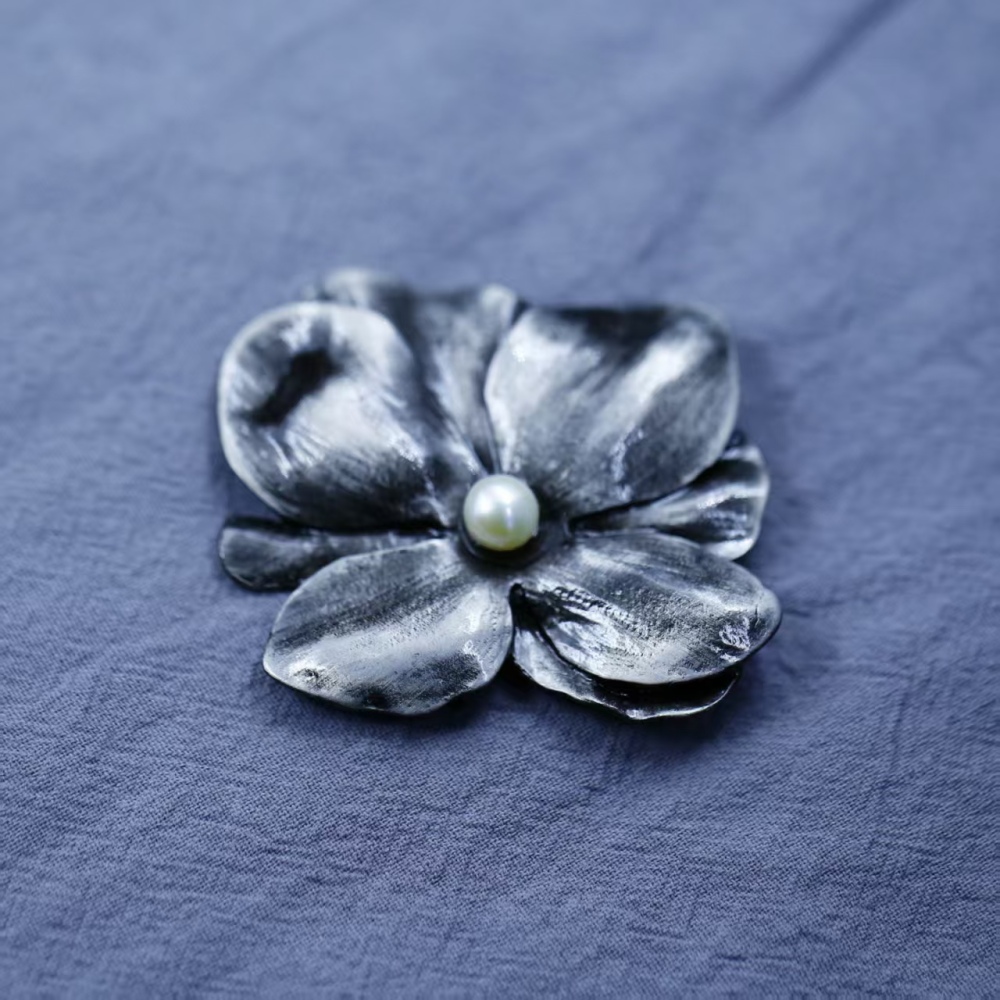 Retro freshwater four-leaf clover style steamed bun pearl brooch,corsage,chest accessory and gift,eternal flower