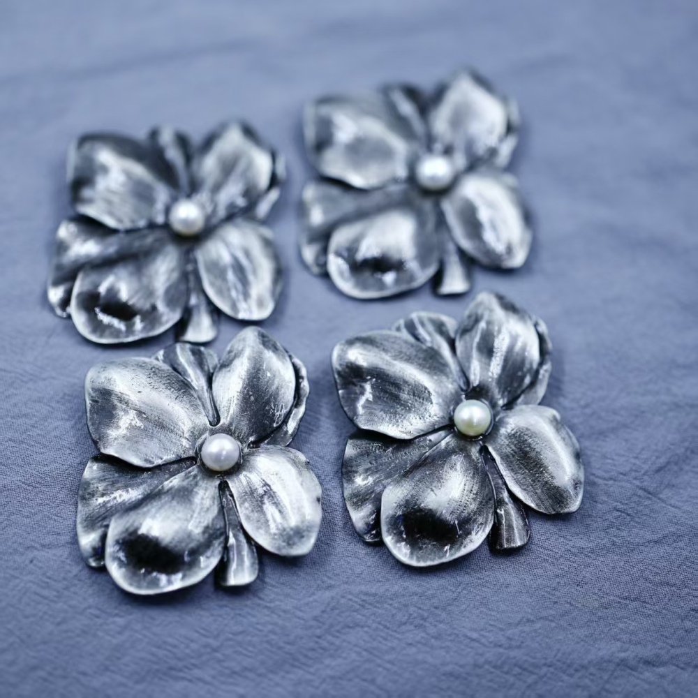 Retro freshwater four-leaf clover style steamed bun pearl brooch,corsage,chest accessory and gift,eternal flower