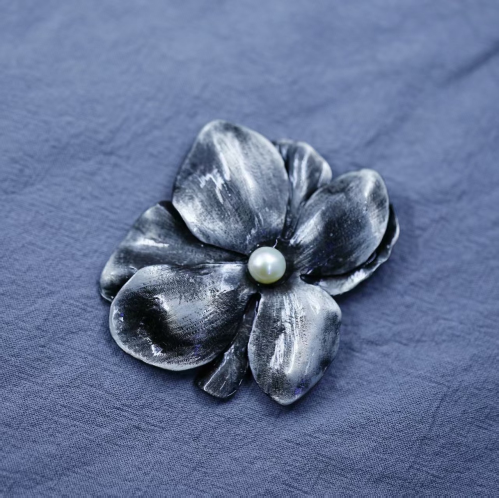 Retro freshwater four-leaf clover style steamed bun pearl brooch,corsage,chest accessory and gift,eternal flower