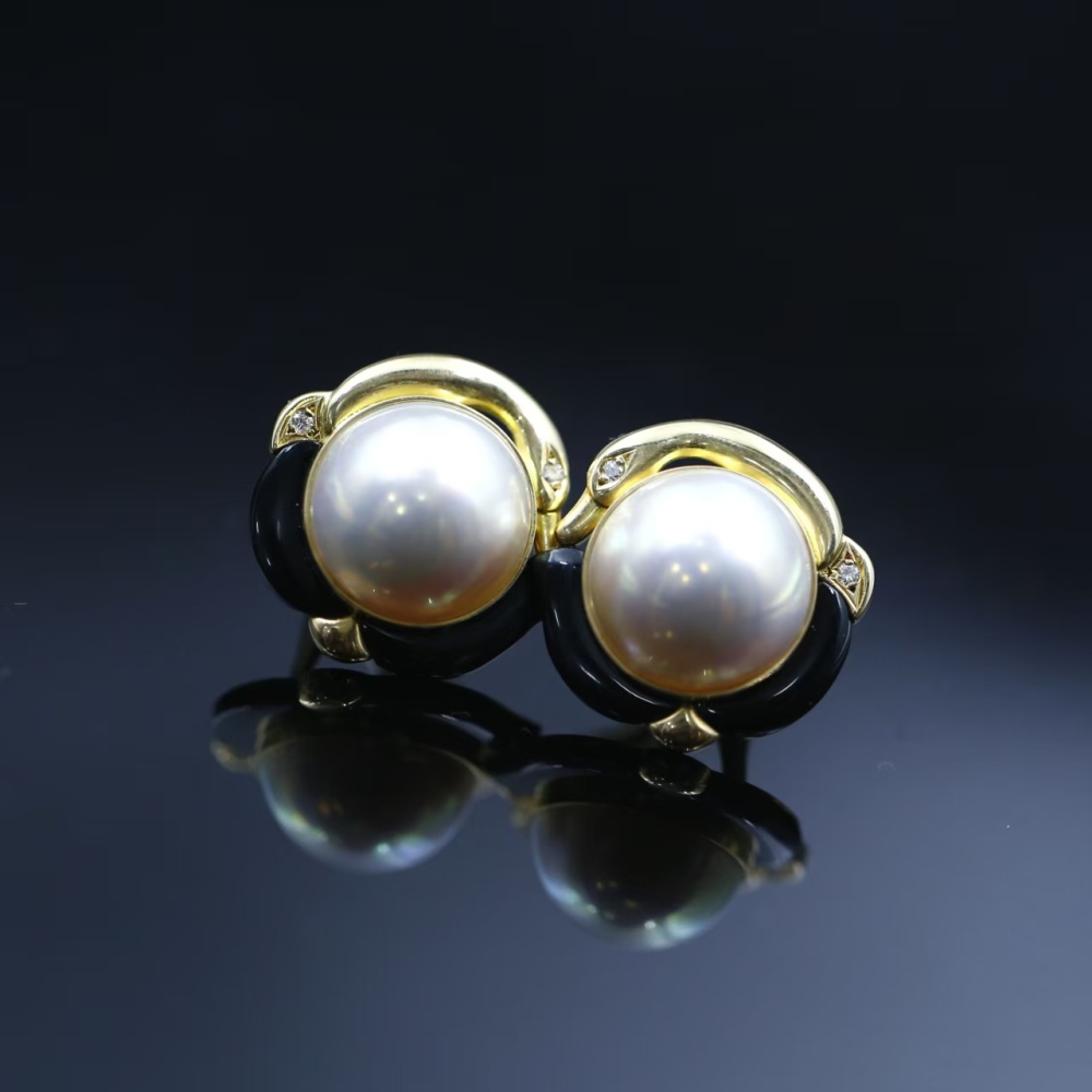 16mm18K gold ear clip with pink light Amami Oshima Sea water and pearl earrings, elegant women's earrings