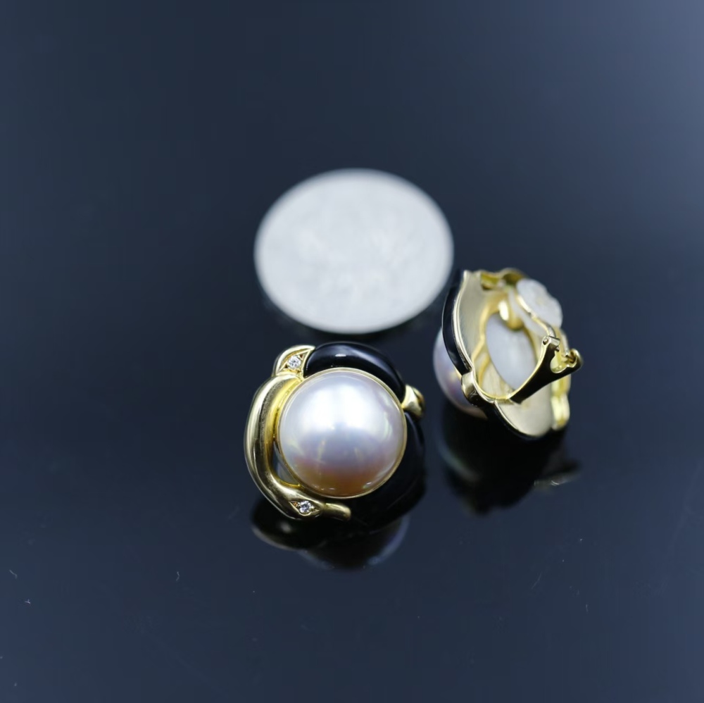 16mm18K gold ear clip with pink light Amami Oshima Sea water and pearl earrings, elegant women's earrings