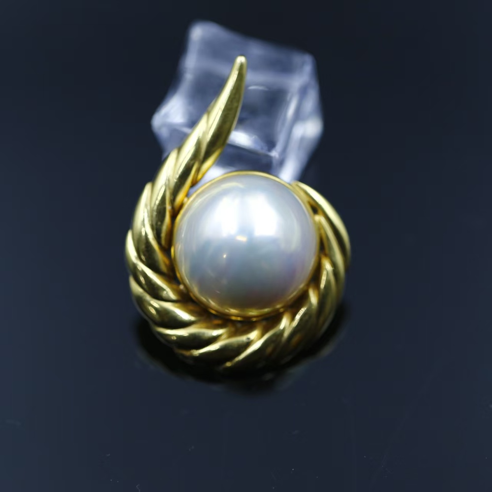 20mm strong mirror finish, 18K thick gold inlaid Amami Oshima Sea Water Horse pearl pendant, elegant women's neck accessory