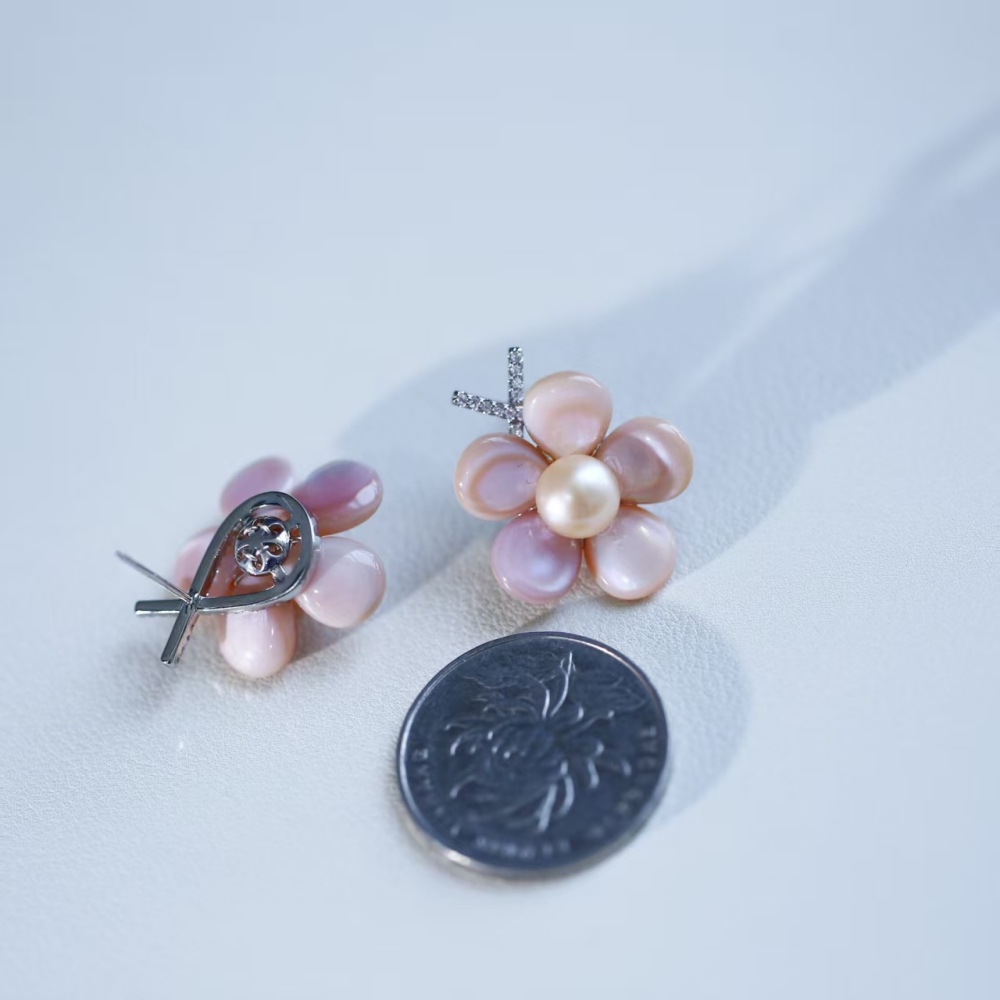 Hand-woven design pink queen conch earrings with pink steamed bun beads and pearl stud earrings for women's fashion