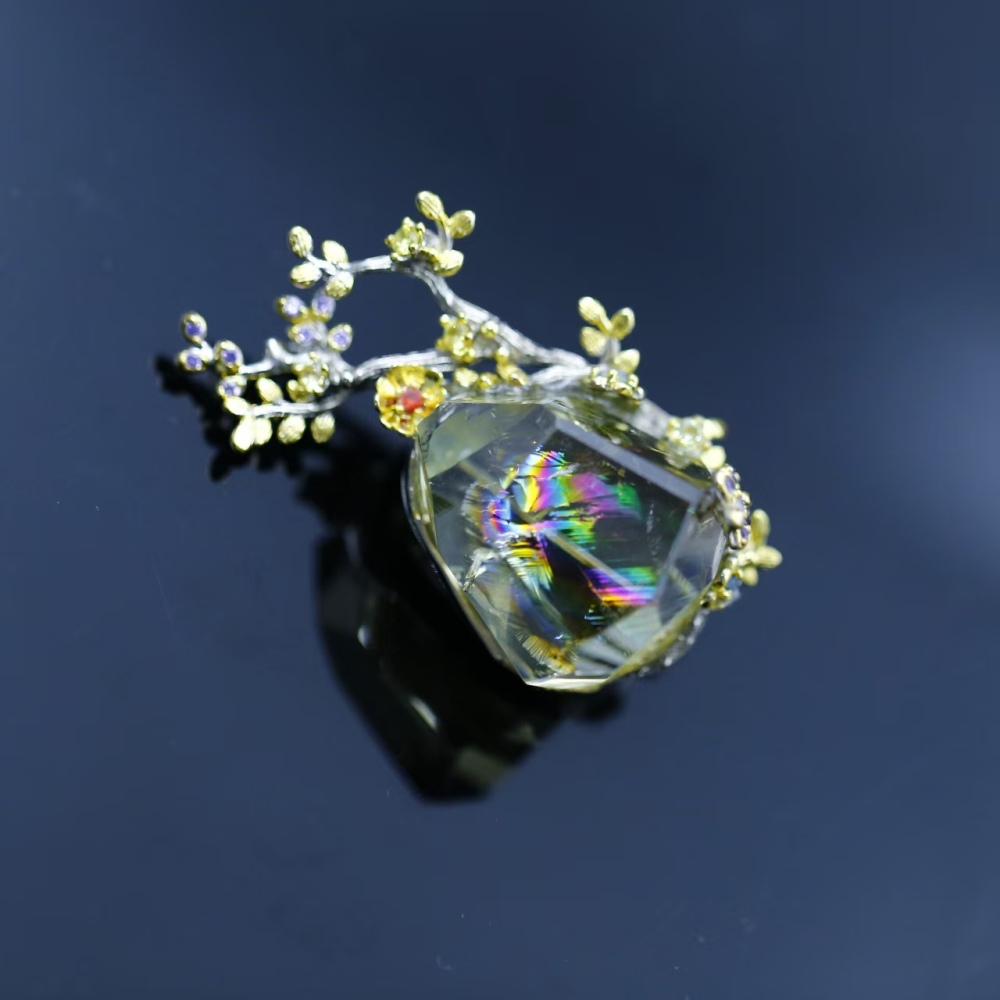 Cross-sectional conformal rainbow Athestelle silver set with yellow citrine crystal brooch pendant