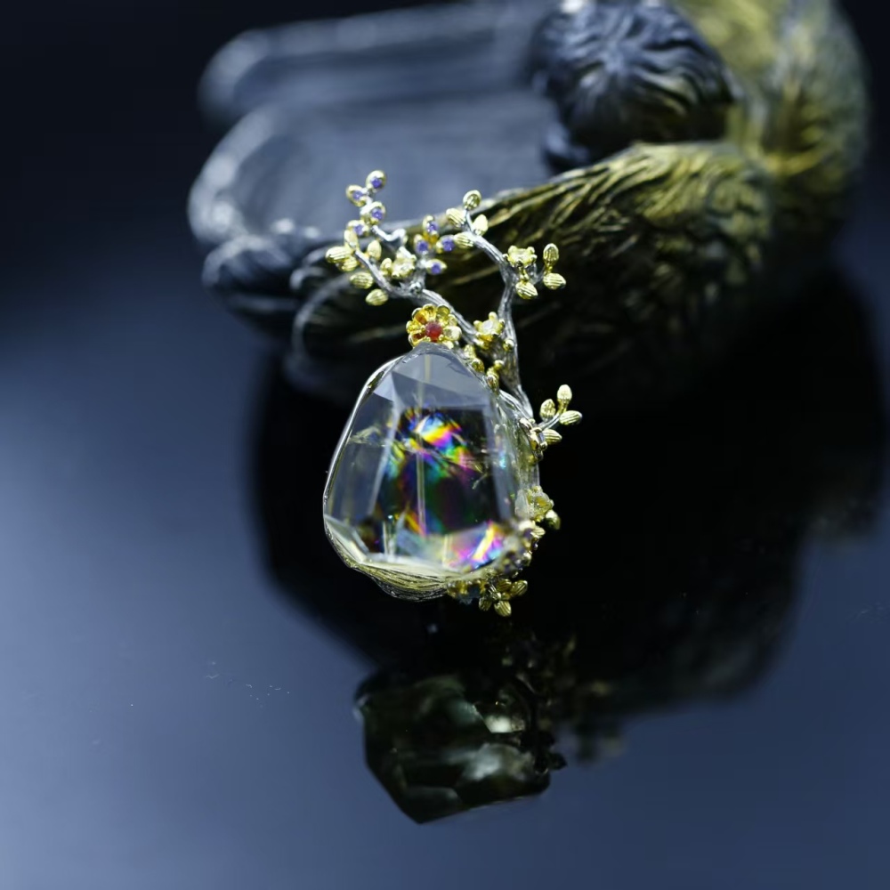 Cross-sectional conformal rainbow Athestelle silver set with yellow citrine crystal brooch pendant