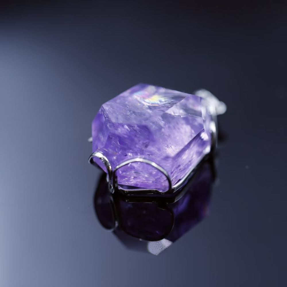 Fashionable cross-section conformal rainbow Asestelle silver set amethyst pendant, elegant fairy neck accessory
