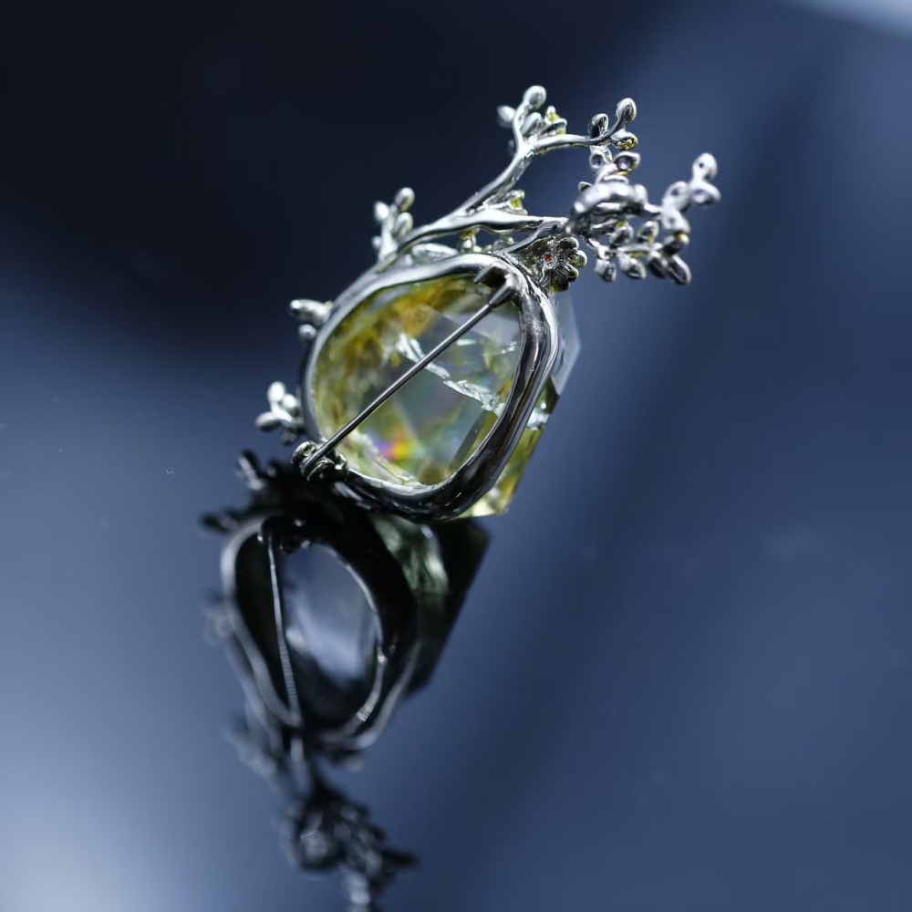Cross-sectional conformal rainbow Athestelle silver set with yellow citrine crystal brooch pendant